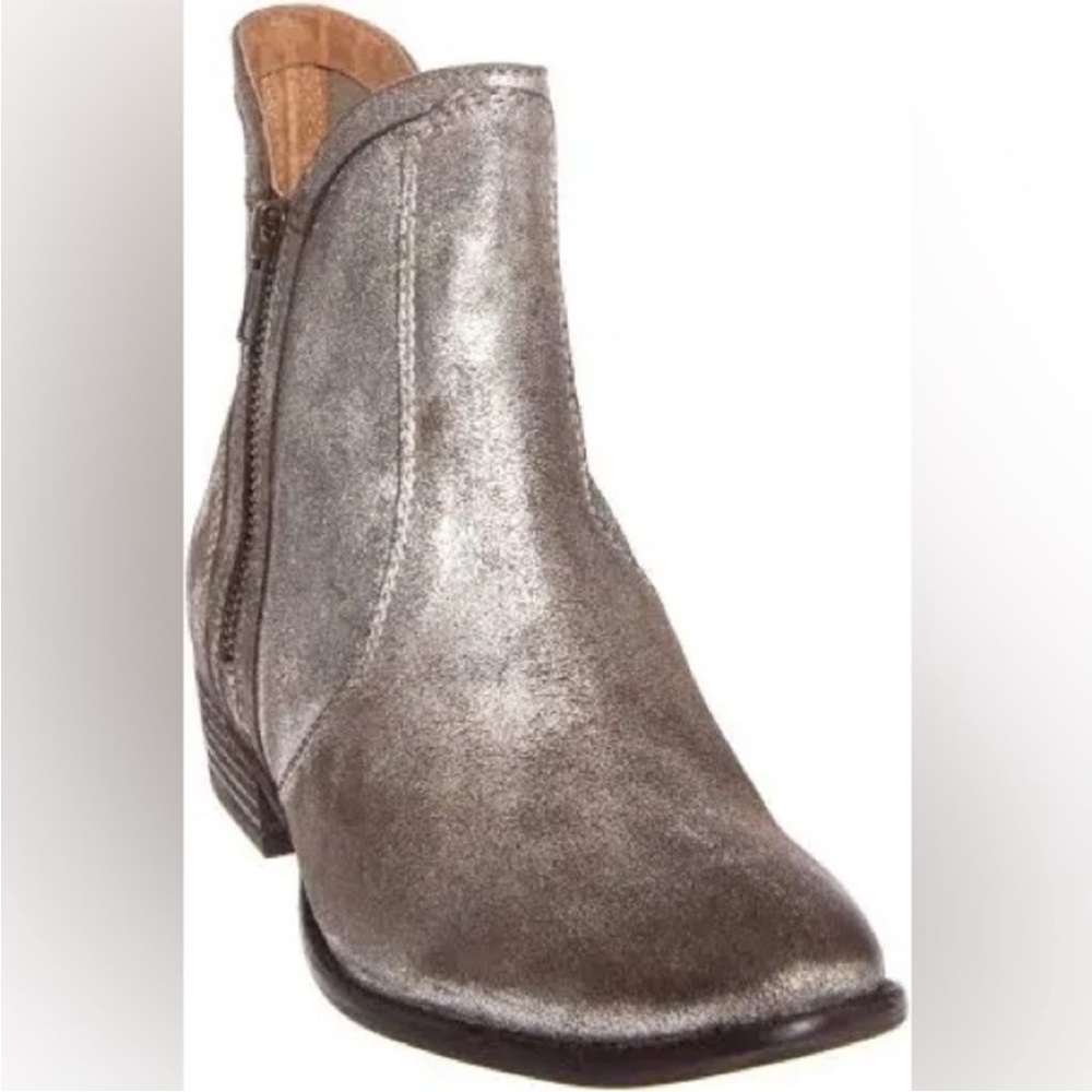 Seychelles | Women’s Silver Metallic Lucky Penny Distressed Ankle Boots Size 8
